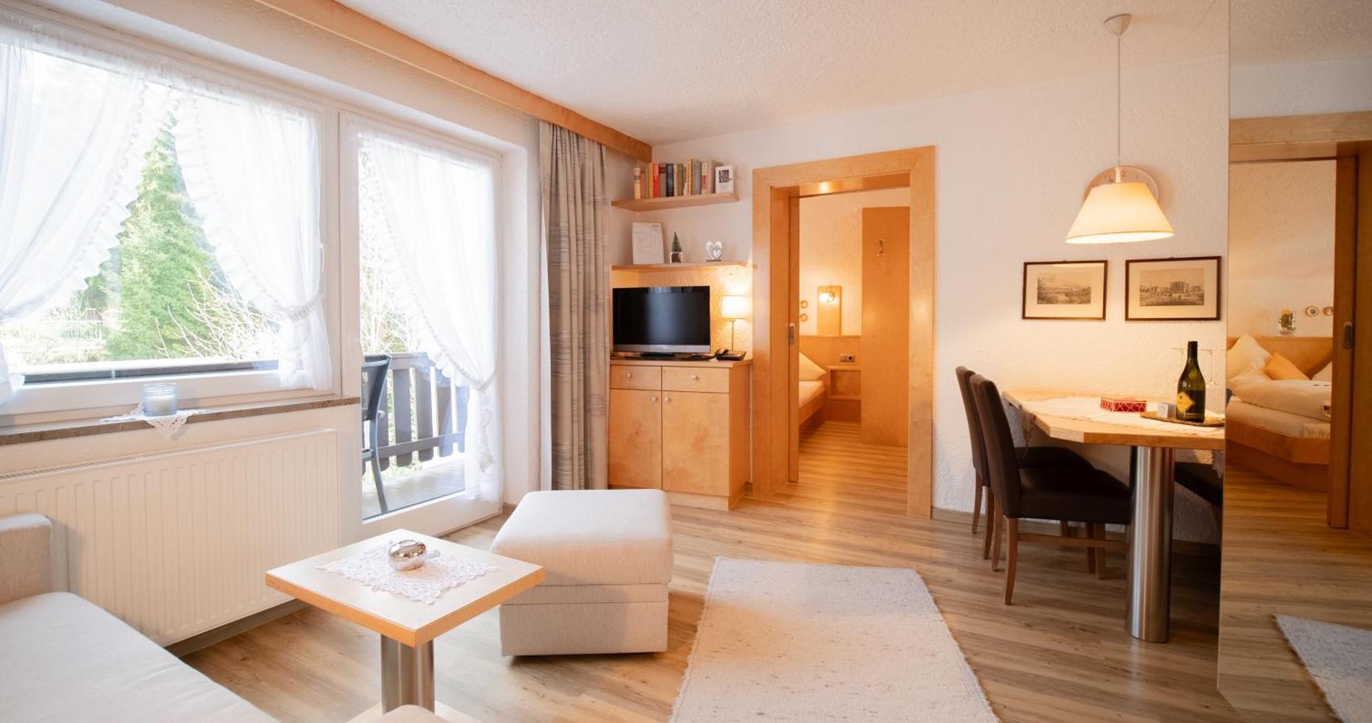Foersterhaeusl Apartment เซเฟลด์ อิน ทิโรล ภายนอก รูปภาพ