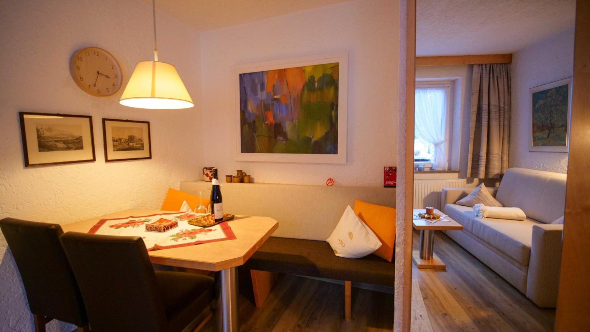 Foersterhaeusl Apartment เซเฟลด์ อิน ทิโรล ภายนอก รูปภาพ